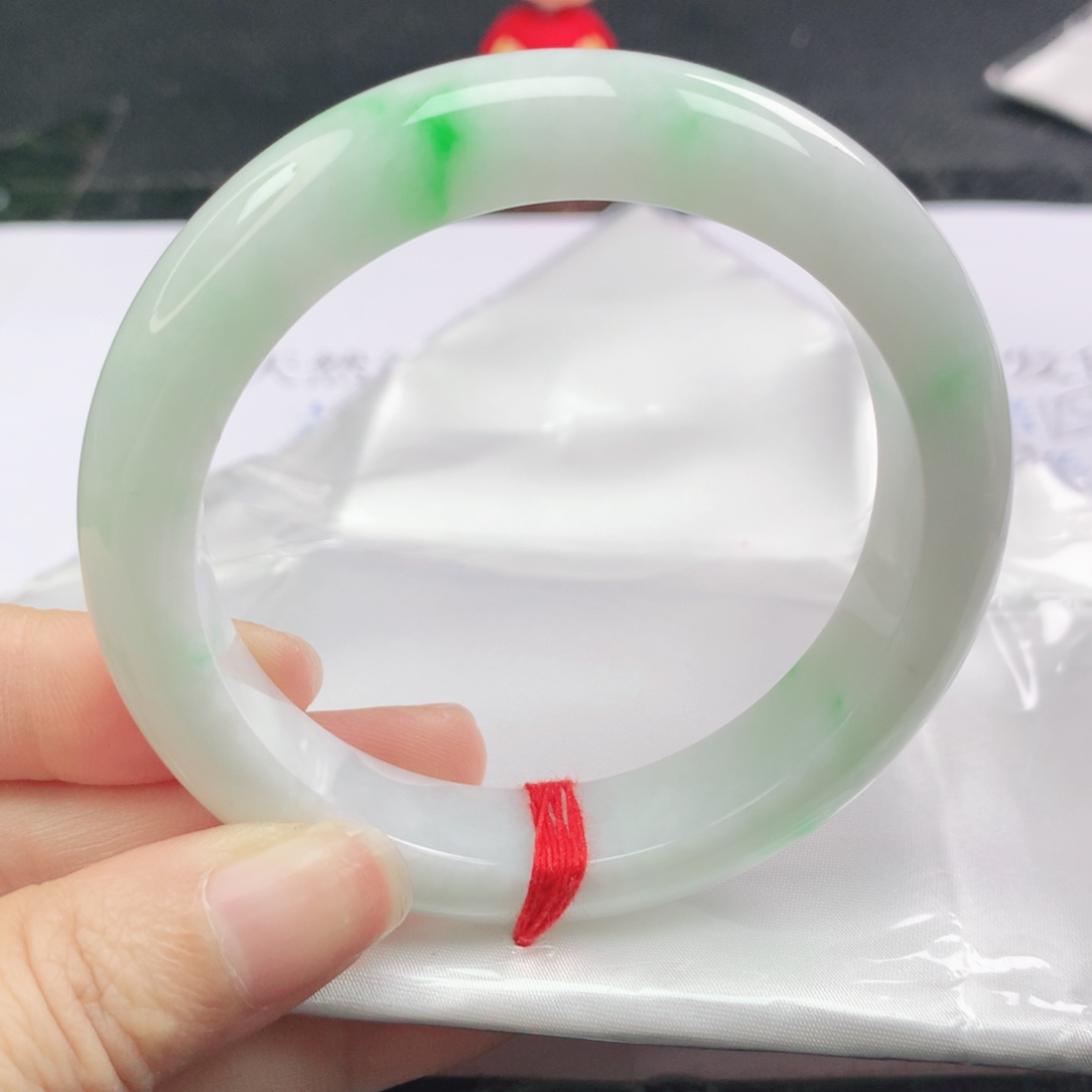 翡翠未镶嵌手镯正