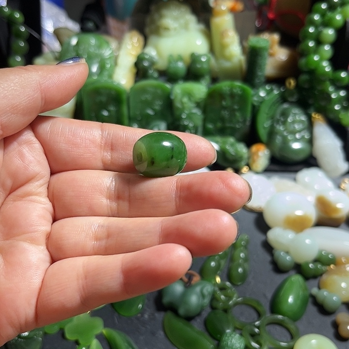 蓉***儿和田玉未镶嵌颈饰