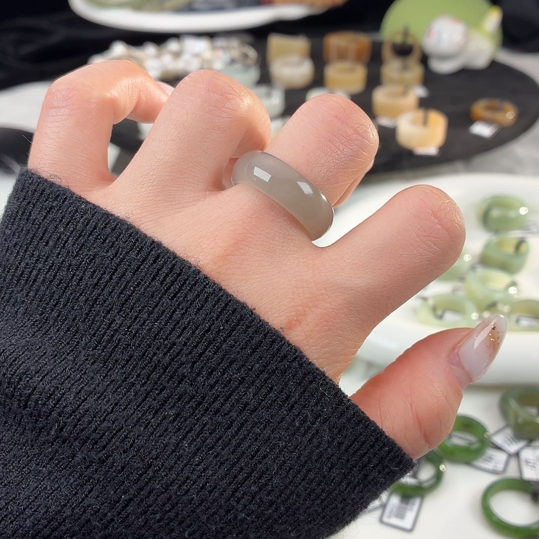 和田玉（糖玉）未镶嵌戒指S6烟灰轮胎17.9