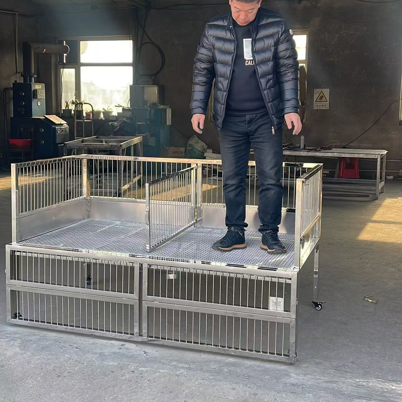 不锈钢漏斗跑笼正面可以半折（长1.8米宽0.8米）