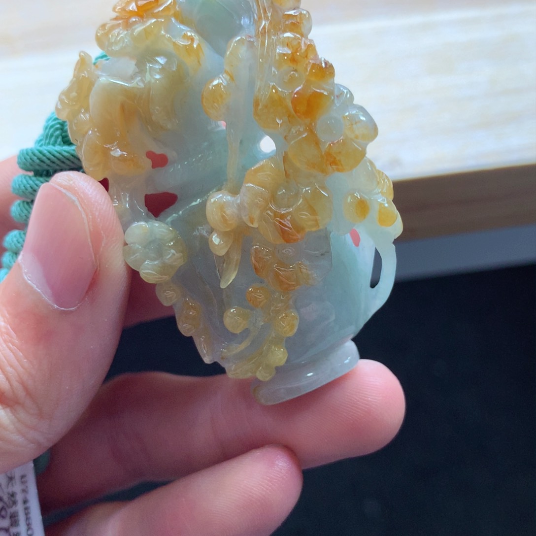 翡翠颈饰未镶嵌吊坠