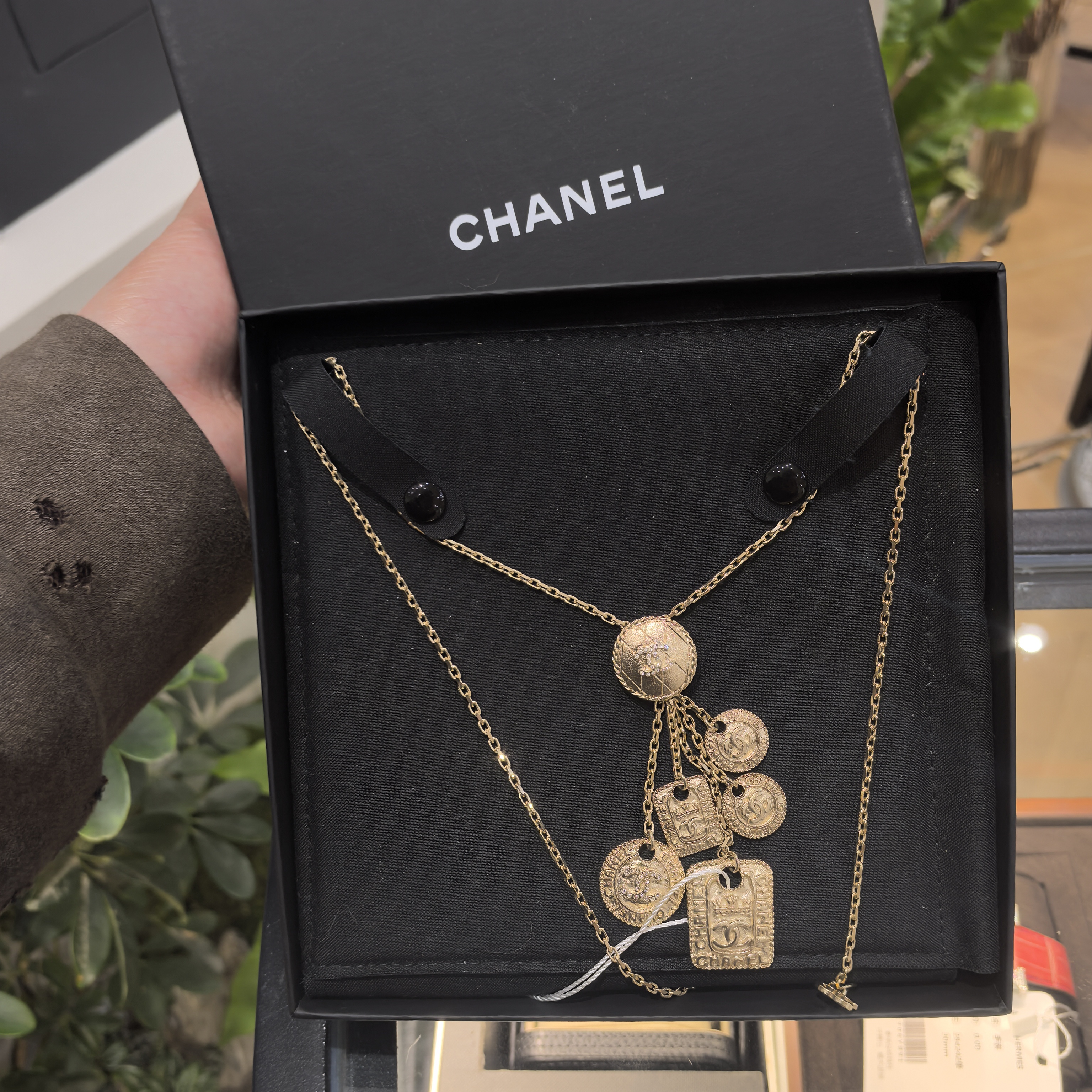 全新未使用 Chanel/香奈儿 蔚蓝/21A手工坊系列金币浮雕毛衣链