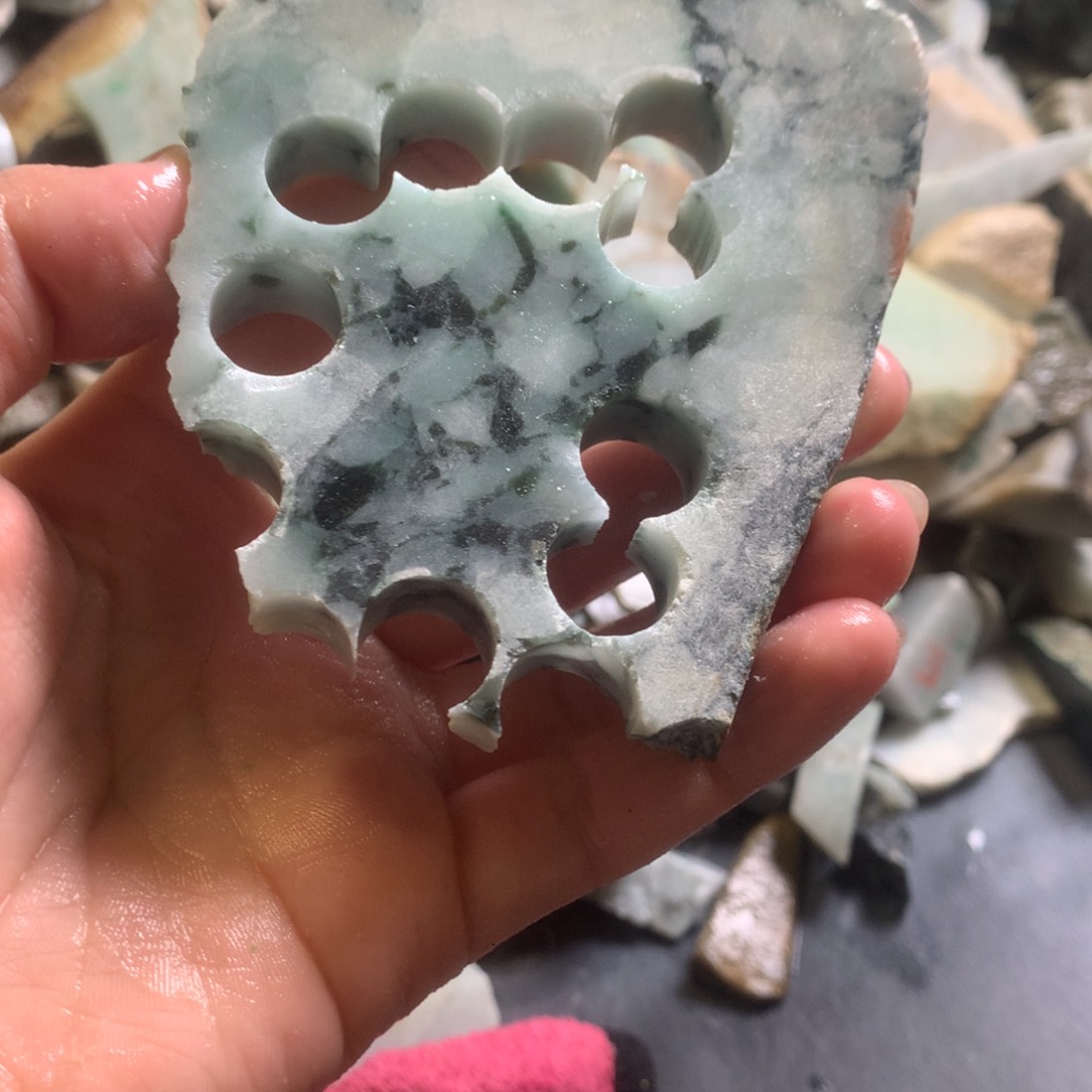 翡翠颈饰未镶嵌缅甸