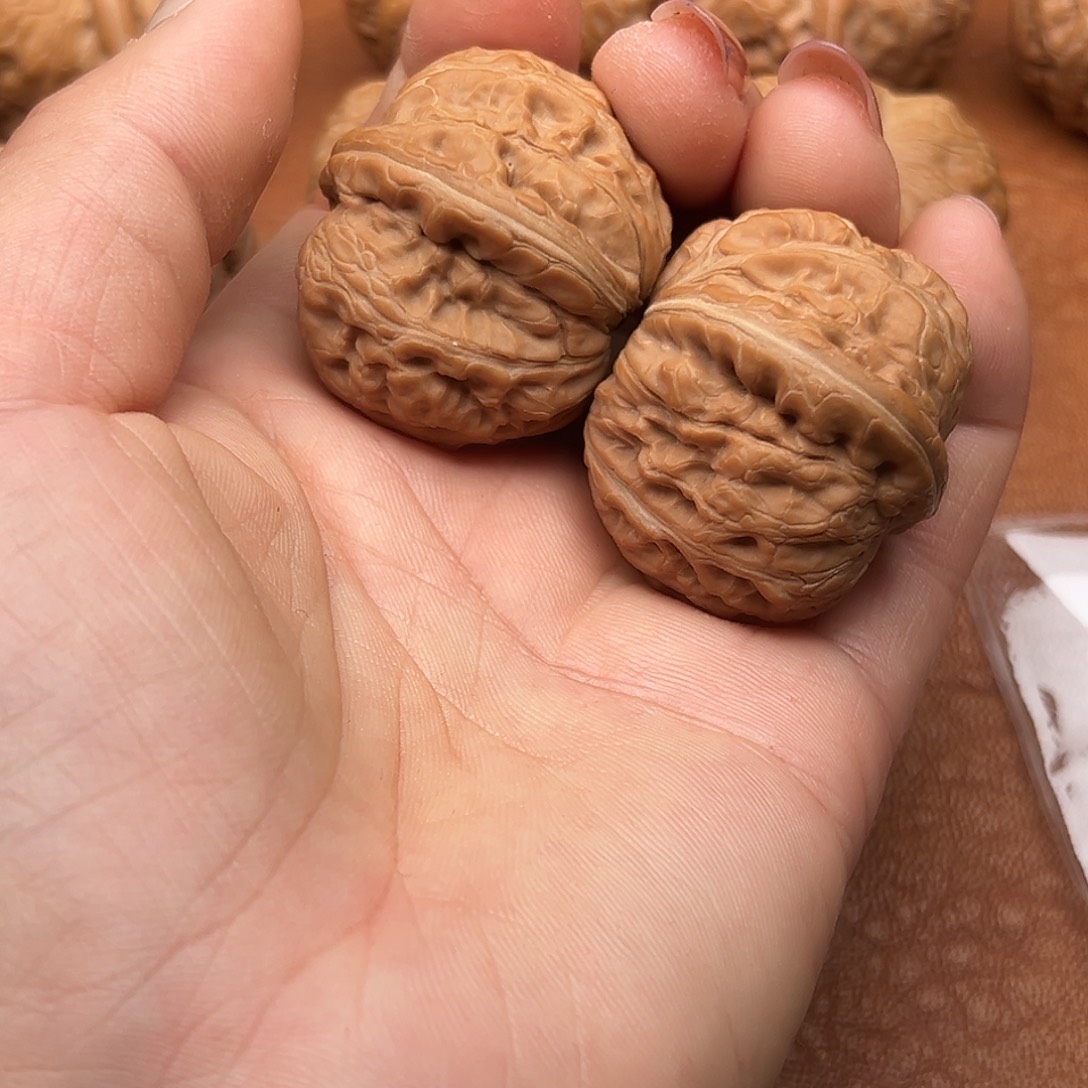 自***界文玩核桃把件元宝