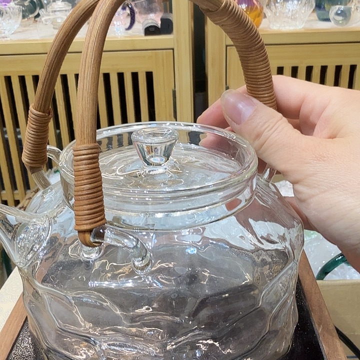 提梁壶锤纹。              
