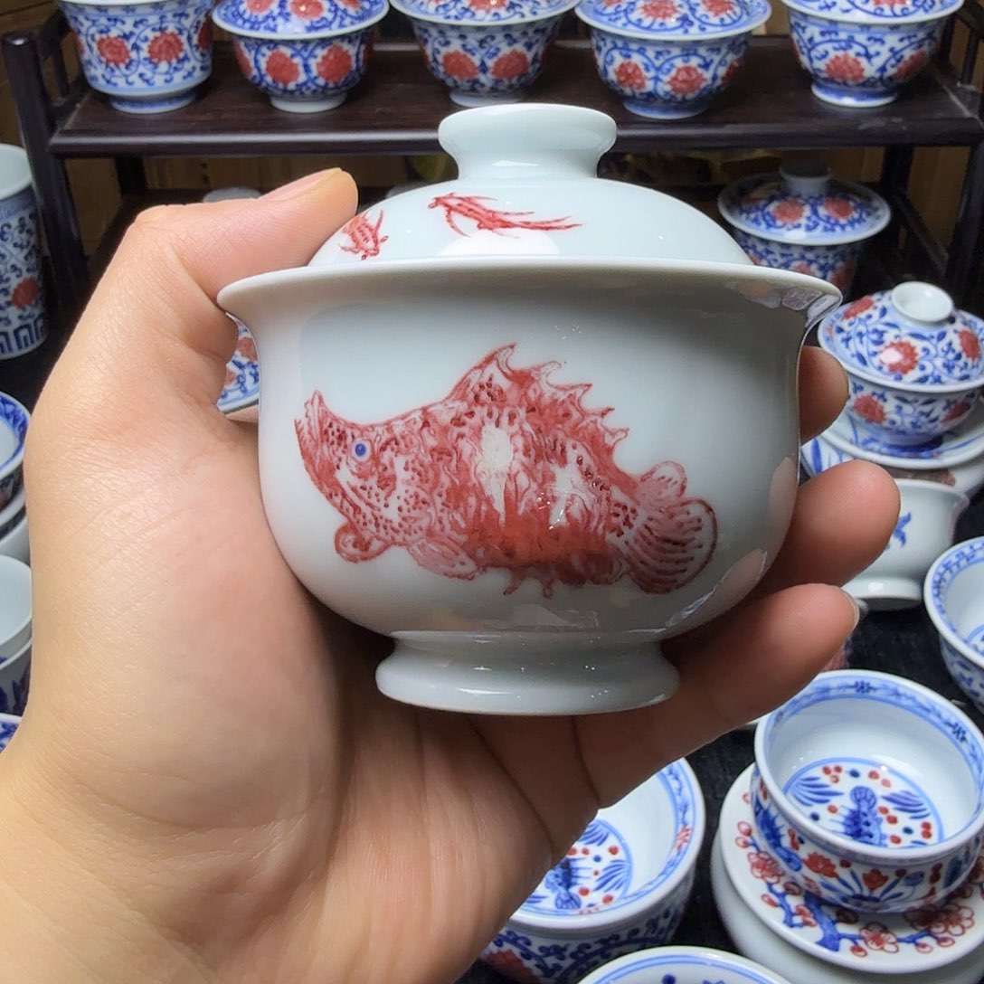 锐***饰青花釉里红鳜鱼布袋盖碗