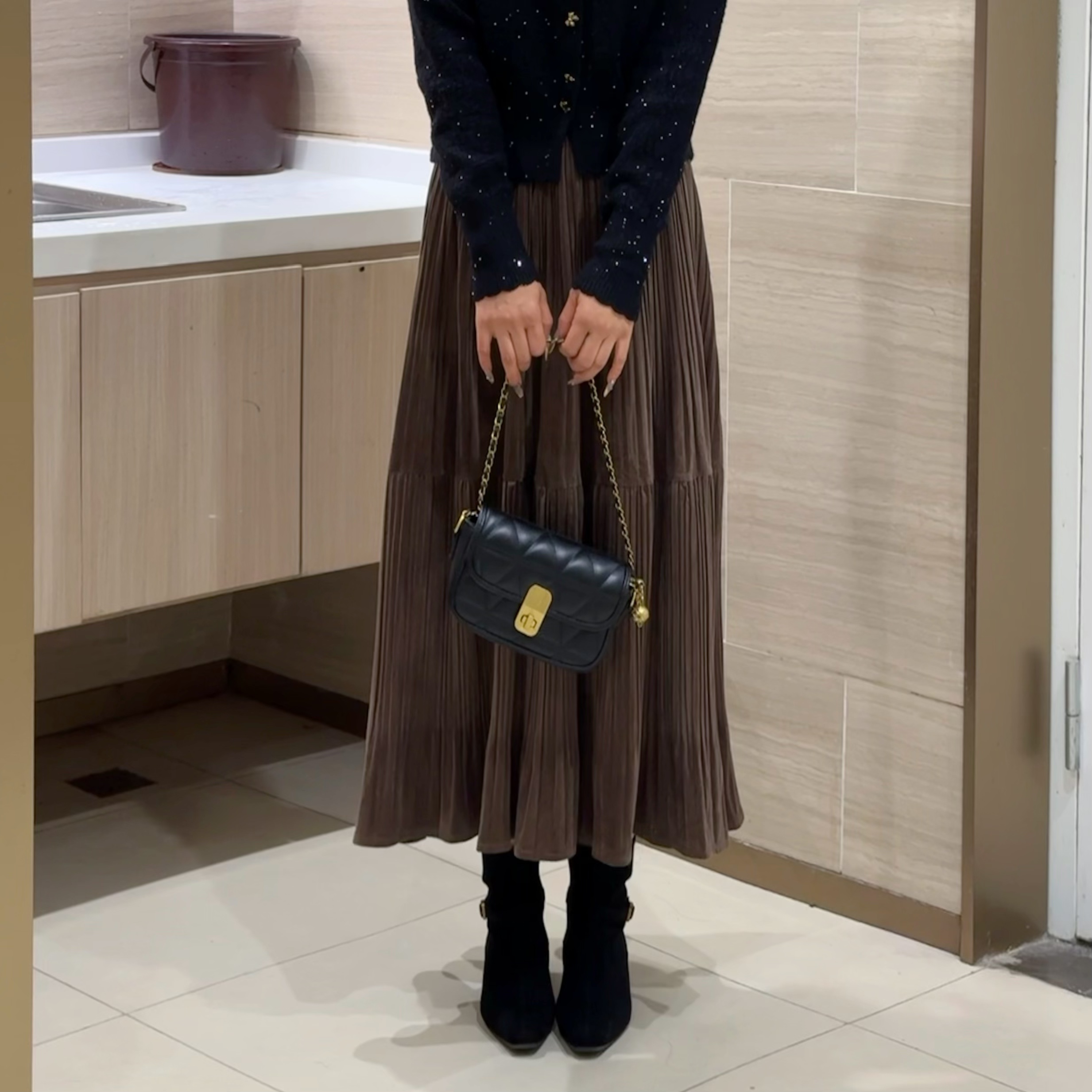 蔡小姐2025年新款高腰修身中长裙丝绒显瘦百褶裙大摆裙保暖