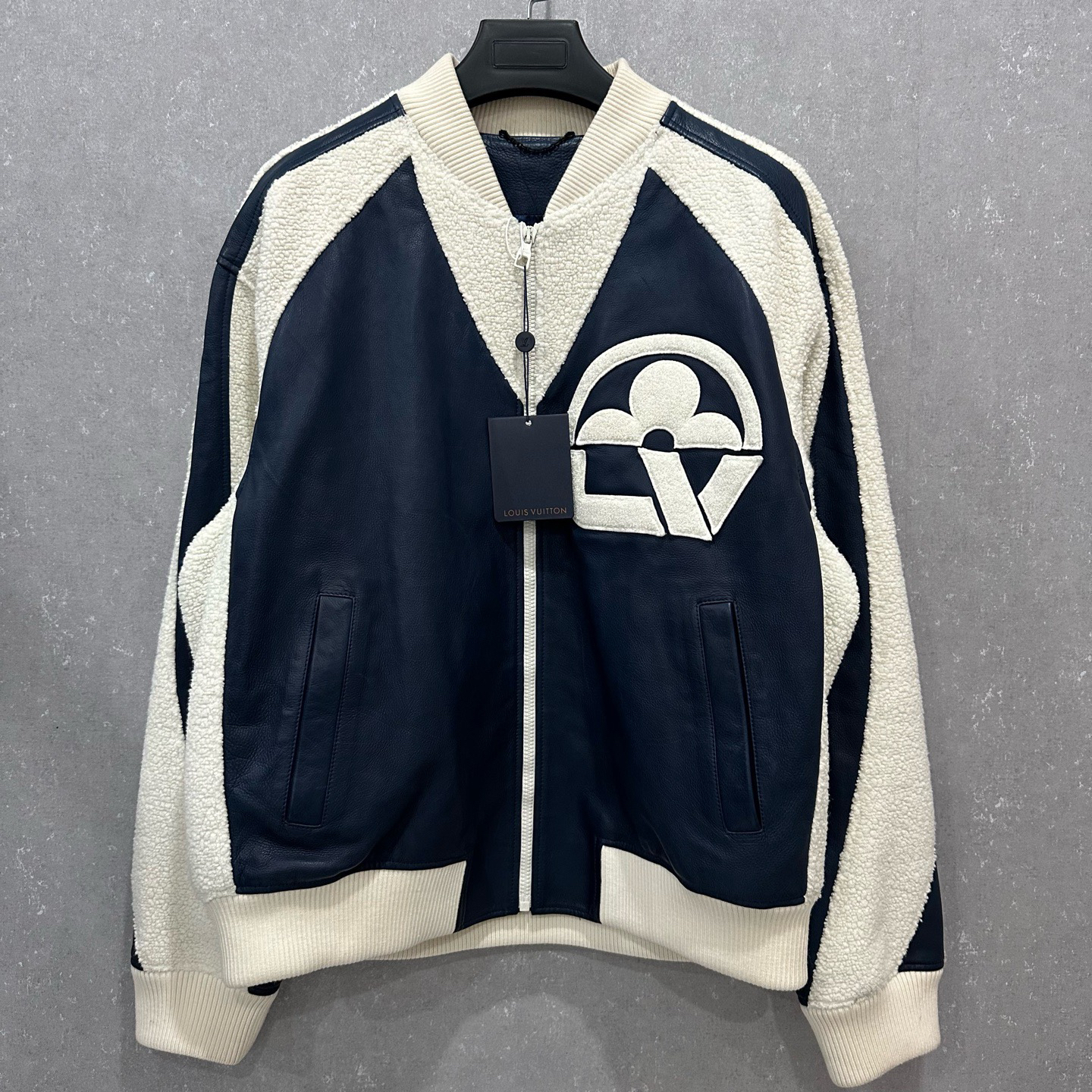 未使用 LouisVuitton/路易威登 蓝色拼接三花棒球服54码/006533