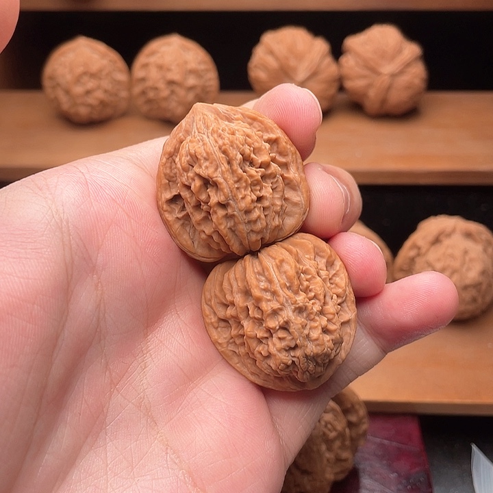 吊坠文玩核桃33毕业红皮三角楼