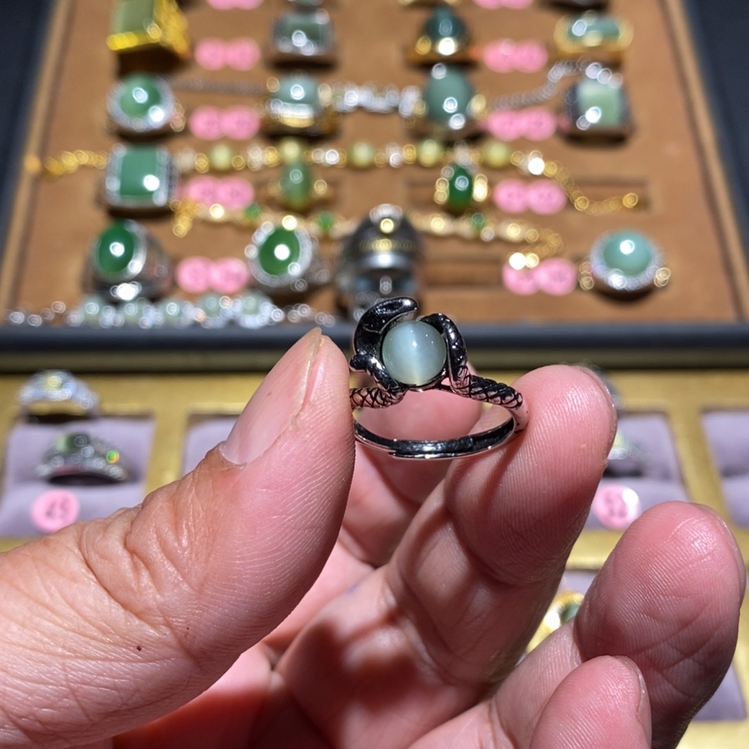 和田玉（碧玉）戒指未镶嵌