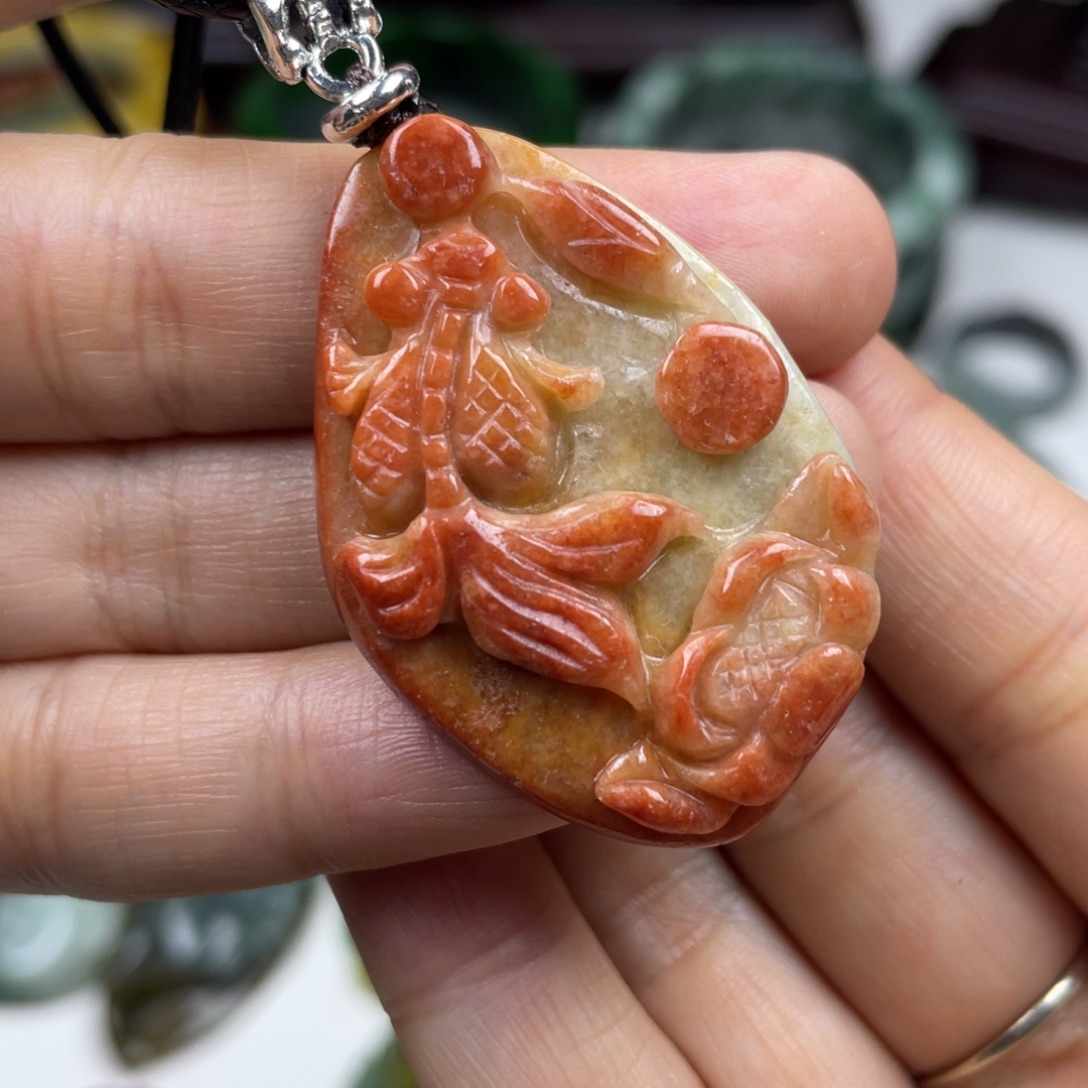 翡翠未镶嵌颈饰牌子