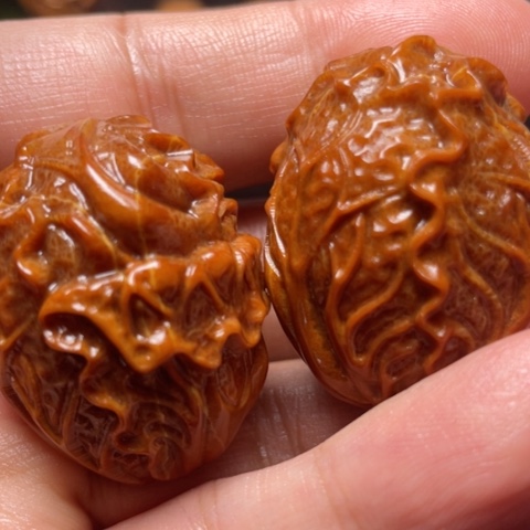 橄榄核手串/手链白菜手球一对3.2左右