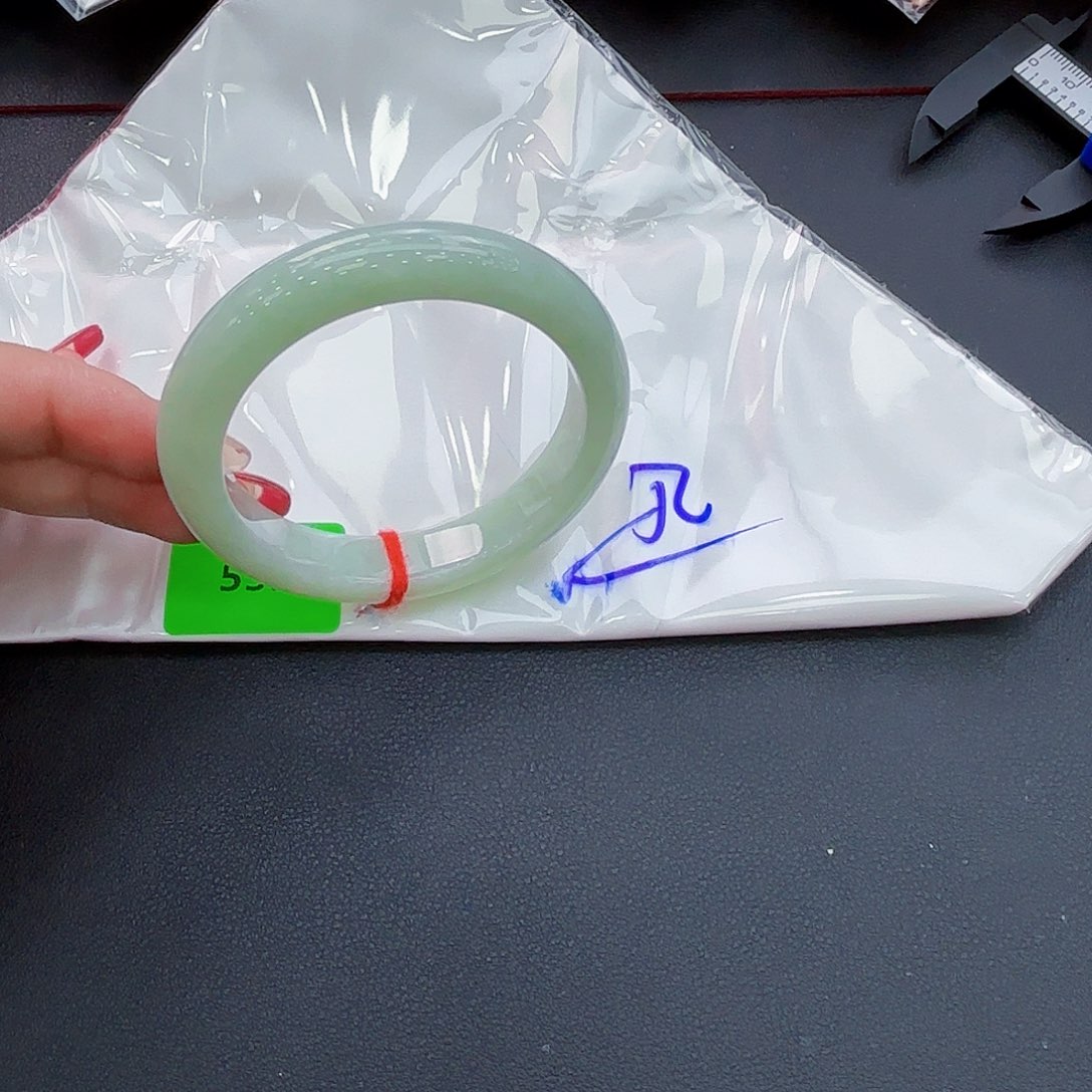 翡翠手镯未镶嵌天然缅甸a货翡翠 