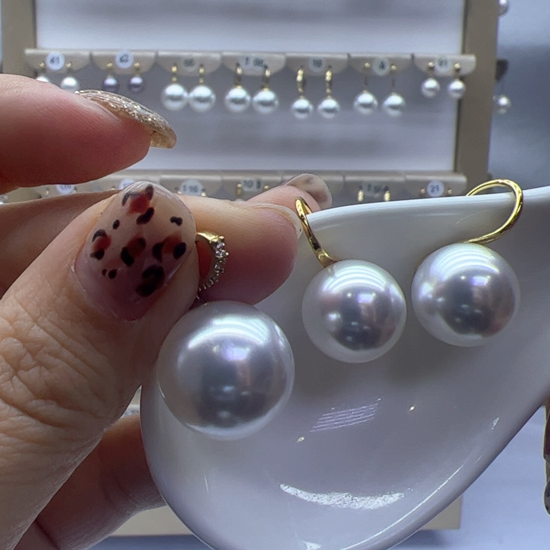 淡水珍珠吊坠(赠链)18K金镶嵌