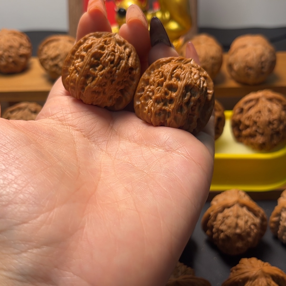 桃***核文玩核桃吊坠白狮子35