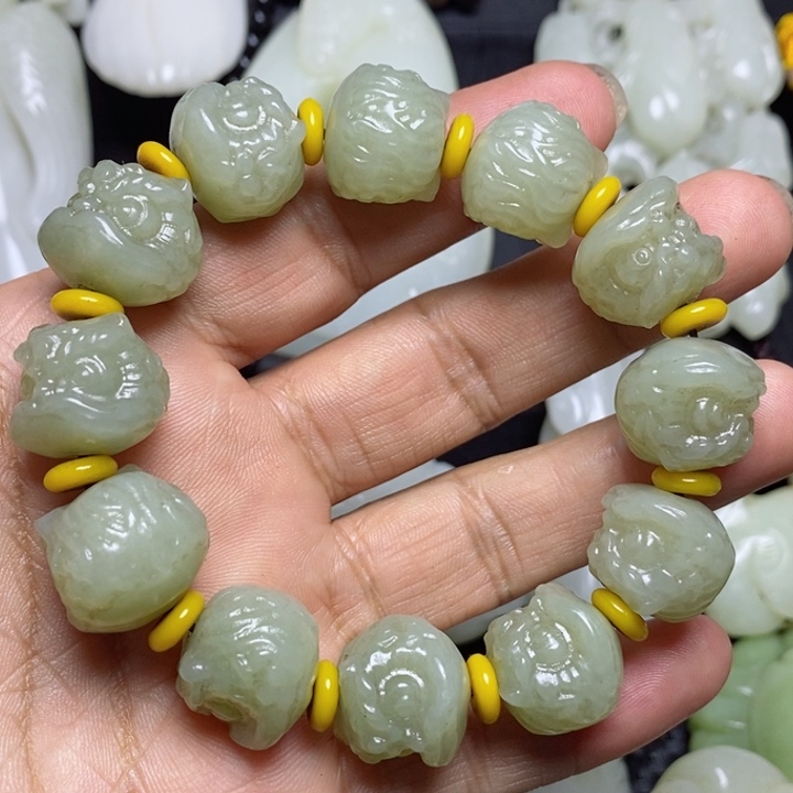 和田玉未镶嵌颈饰