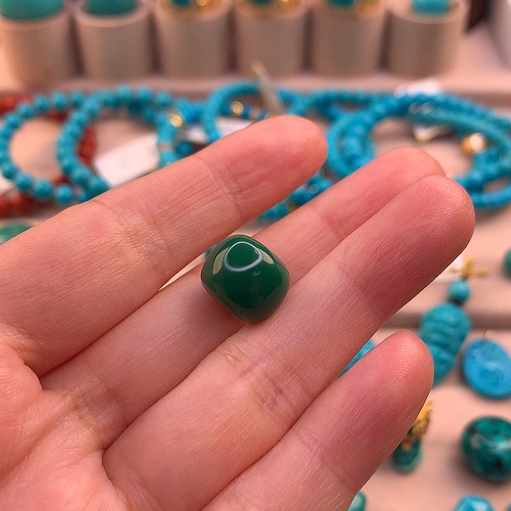 绿松石配饰未镶嵌