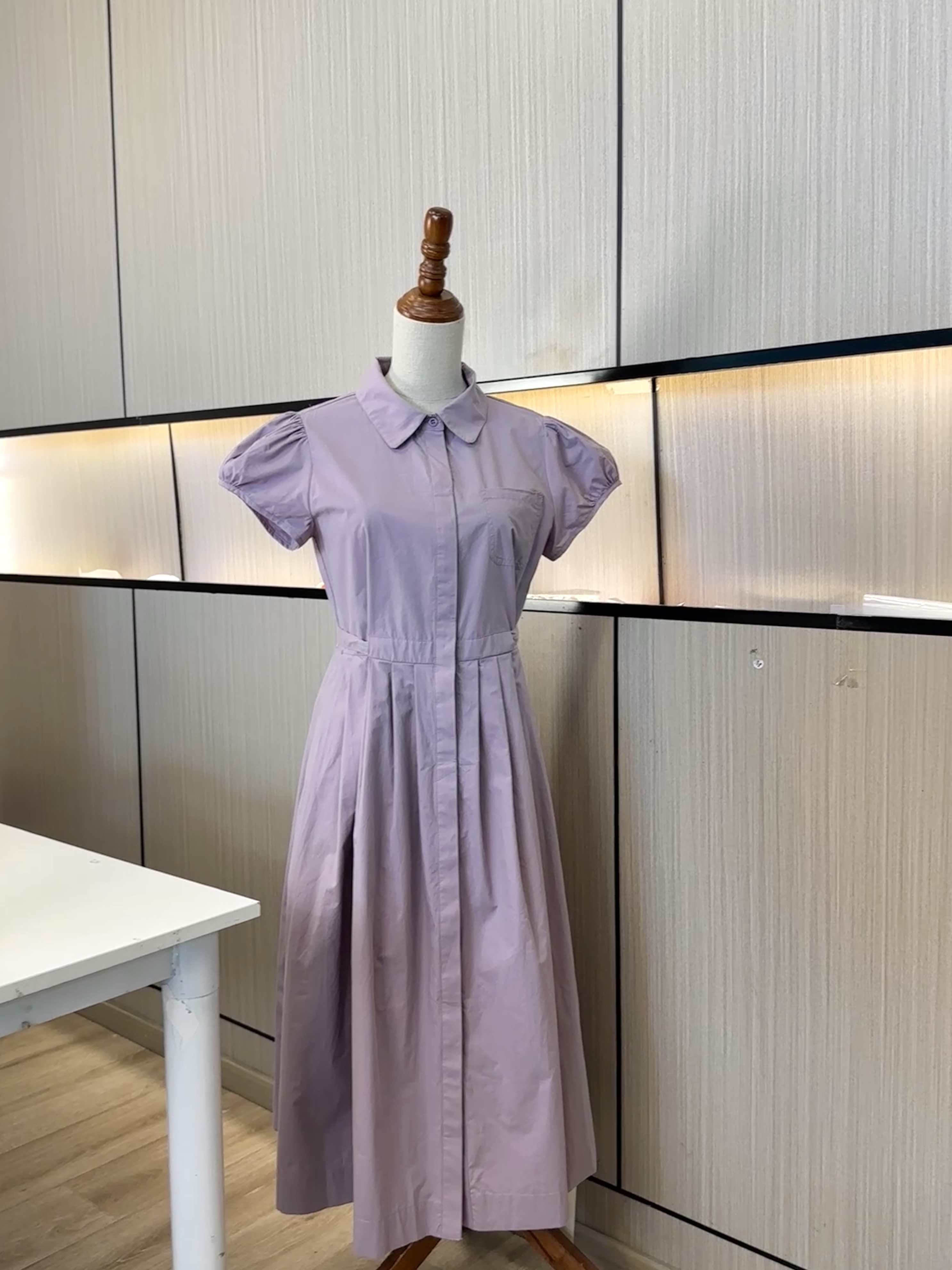 【优米】2025 新款翻领气质绑带连衣裙