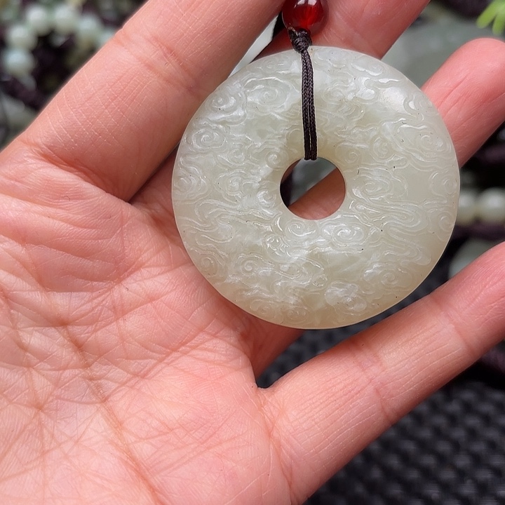 和田玉颈饰未镶嵌