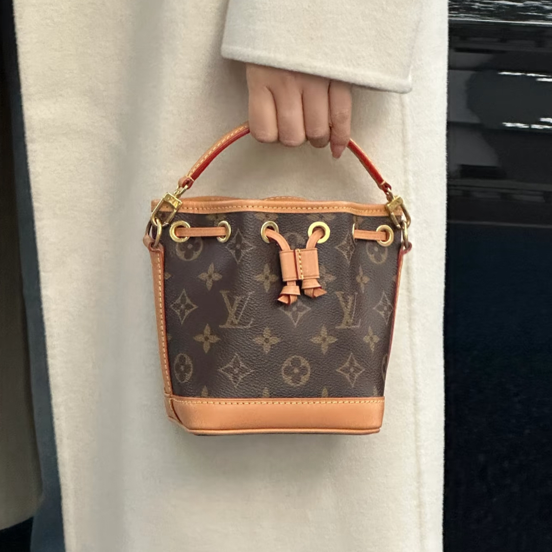99新 LouisVuitton/路易威登 99新-老花小水桶Nano Noé手提斜挎包