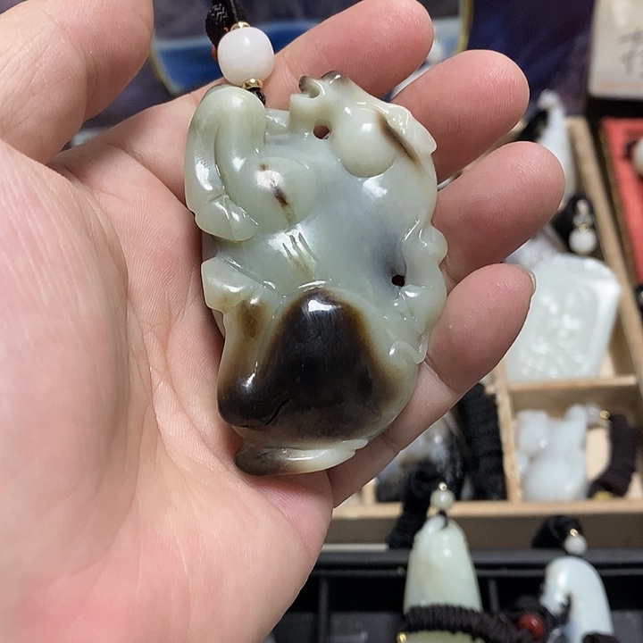 回***舟和田玉未镶嵌颈饰