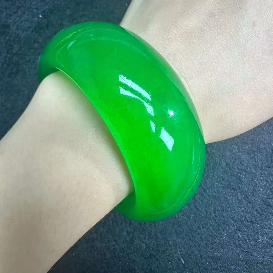 满绿宽轮胎手镯F26