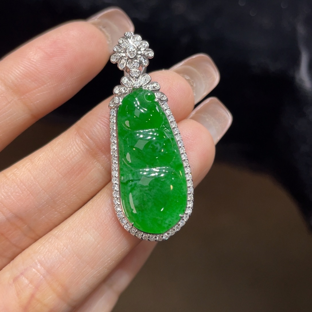 翡翠颈饰18K金镶嵌天然缅甸翡翠