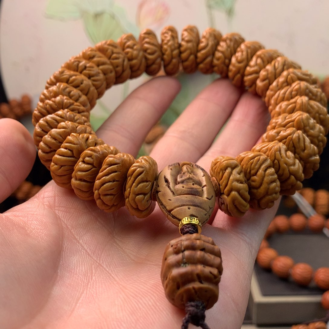 【闪购商品】桃核手串必***✨21祥云纽扣