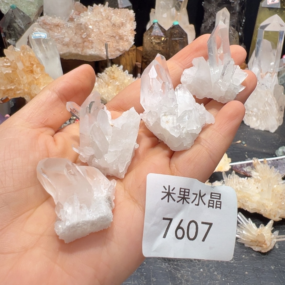 温***馨未镶嵌珠宝半成品水晶