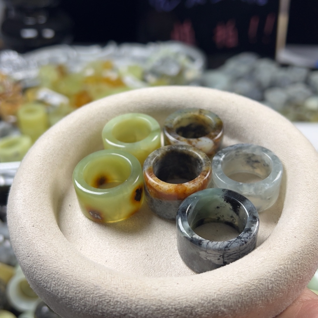 瞬****蛇纹石玉未镶嵌戒指
