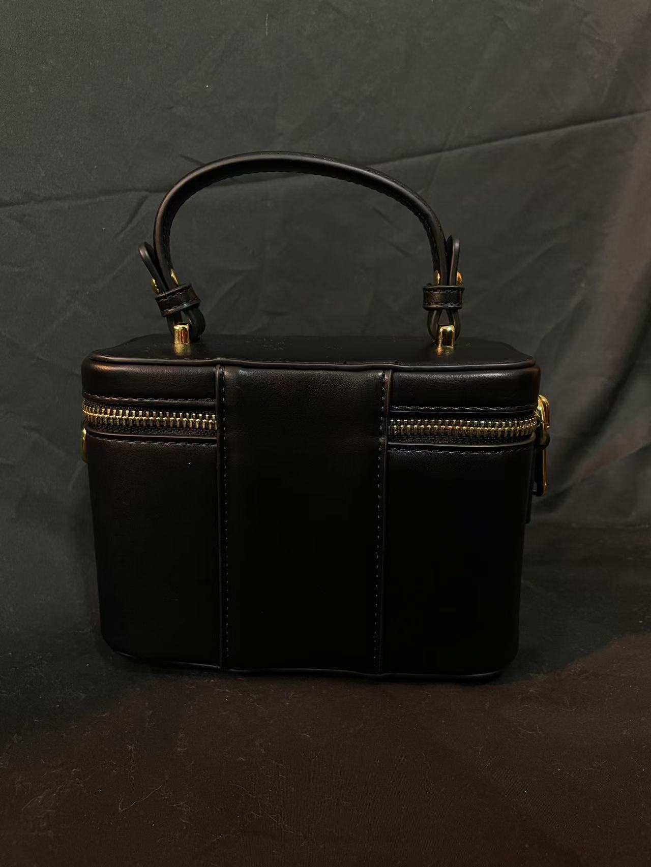 LQ-WITH-QUEEN真皮女包手提拉链桶黑色