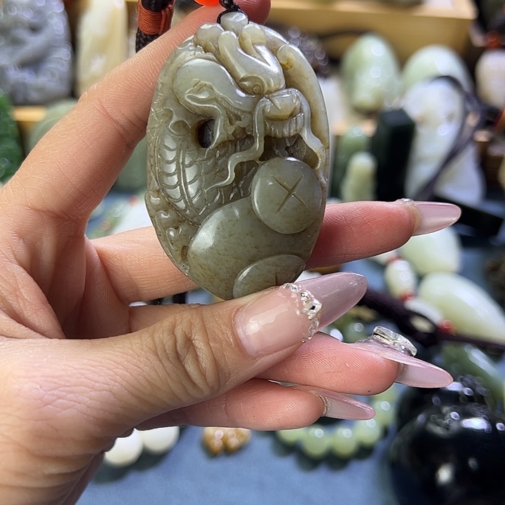 和田玉颈饰未镶嵌