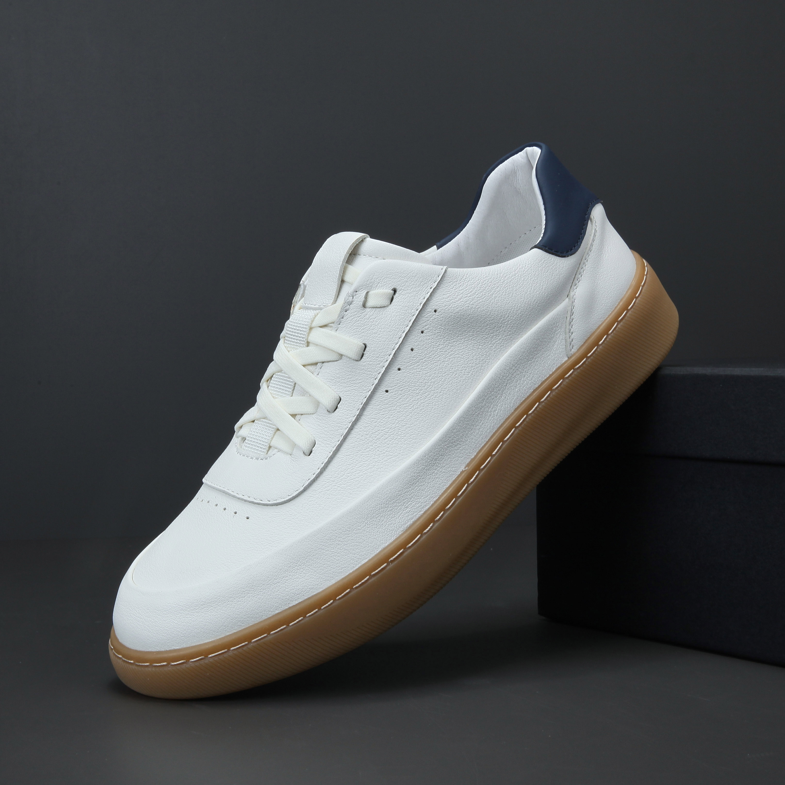 春秋季免系带透气休闲小白鞋休闲板鞋低帮潮鞋运动皮鞋男士百搭