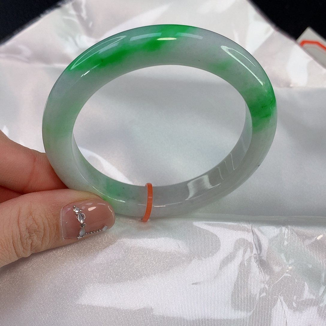 翡翠手镯未镶嵌天然A货翡翠040