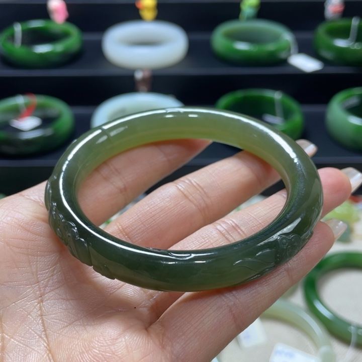 和田玉未镶嵌手镯（圆镯）冰底湖水绿