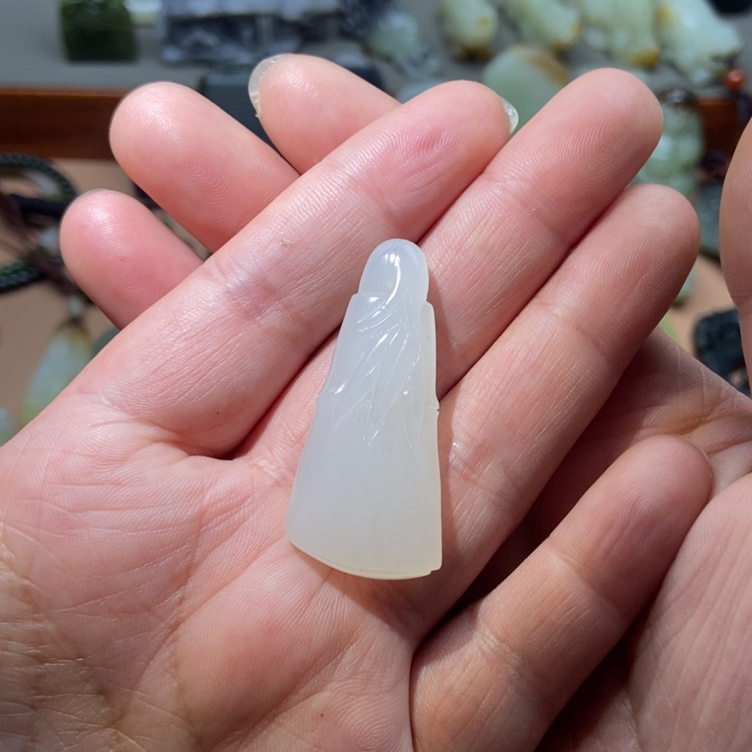 和田玉颈饰未镶嵌定制