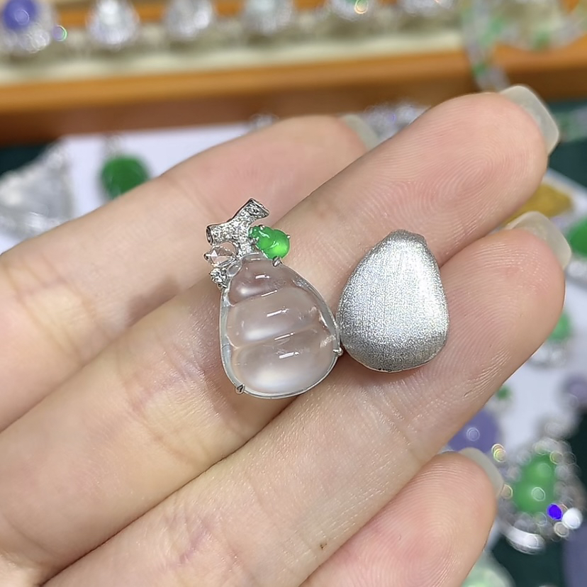 天然缅甸A货翡翠白冰豆