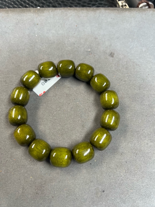 B186沉木桶珠手串