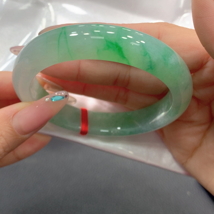 【闪购商品】翡翠手镯未镶嵌国****?翡翠