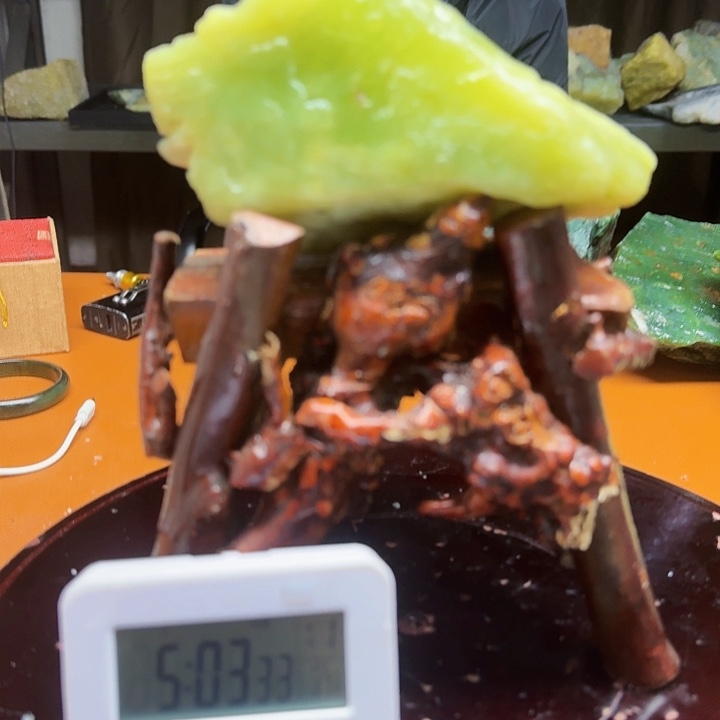 蛇纹石玉原石未镶嵌王**岁103