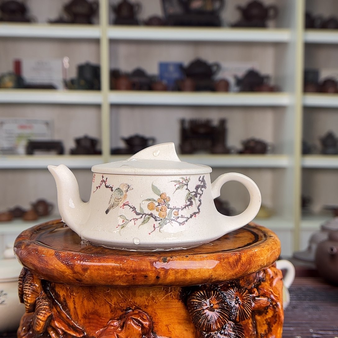 紫砂茶壶何玲老师。250c