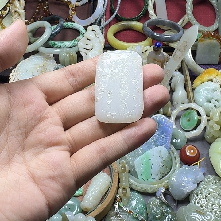 深***蓝和田玉未镶嵌挂件