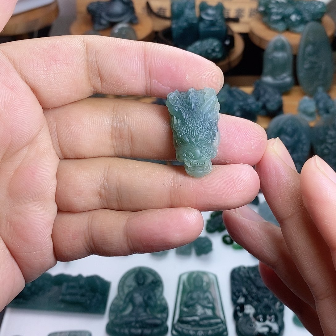 定制翡翠未镶嵌龙头