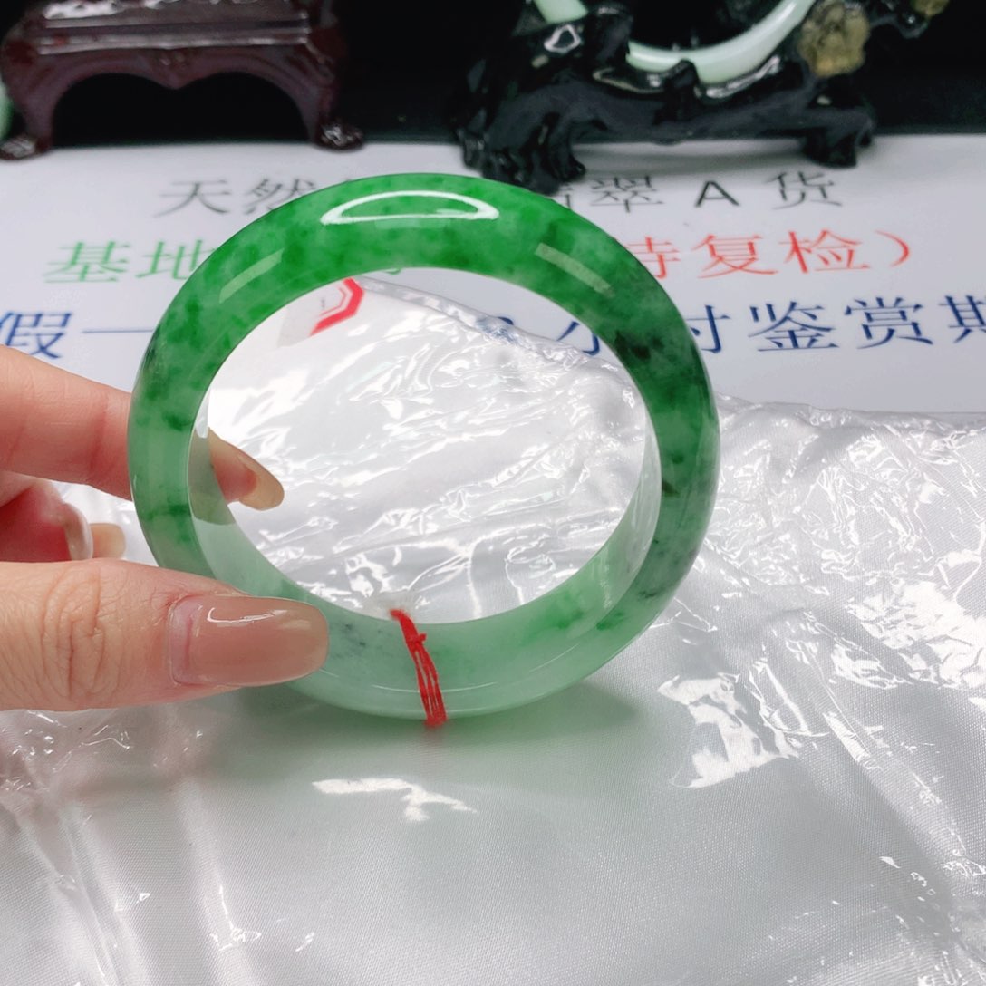 翡翠手镯未镶嵌缅甸天然A货翡翠