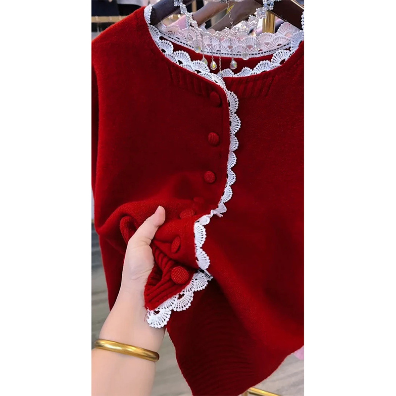 法式洋气红色圆领蕾丝针织开衫女秋冬2025新款设计感软糯长袖毛衣