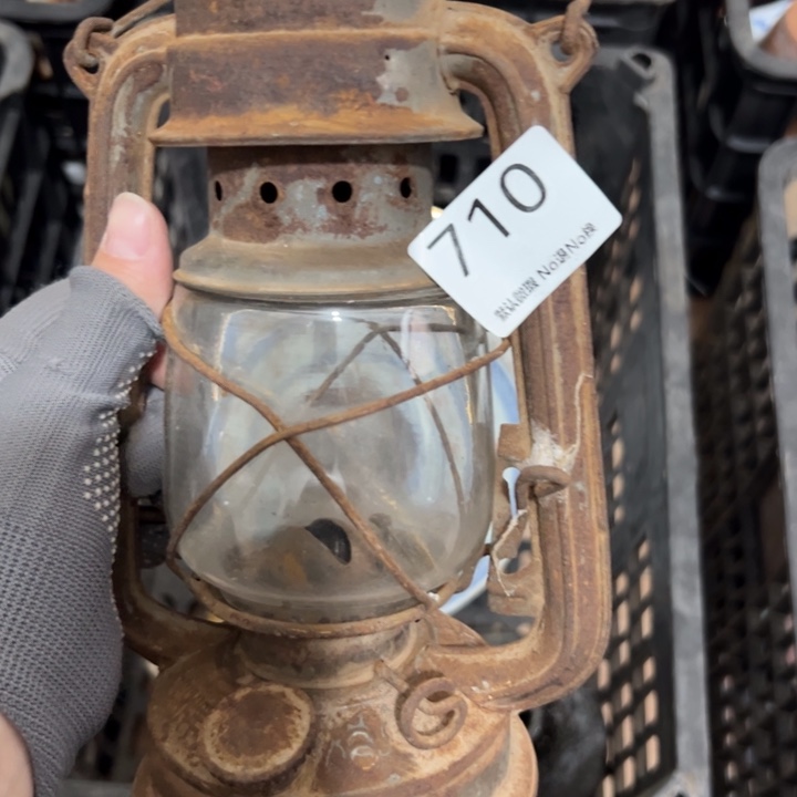 岱***人陶瓷工艺品000710