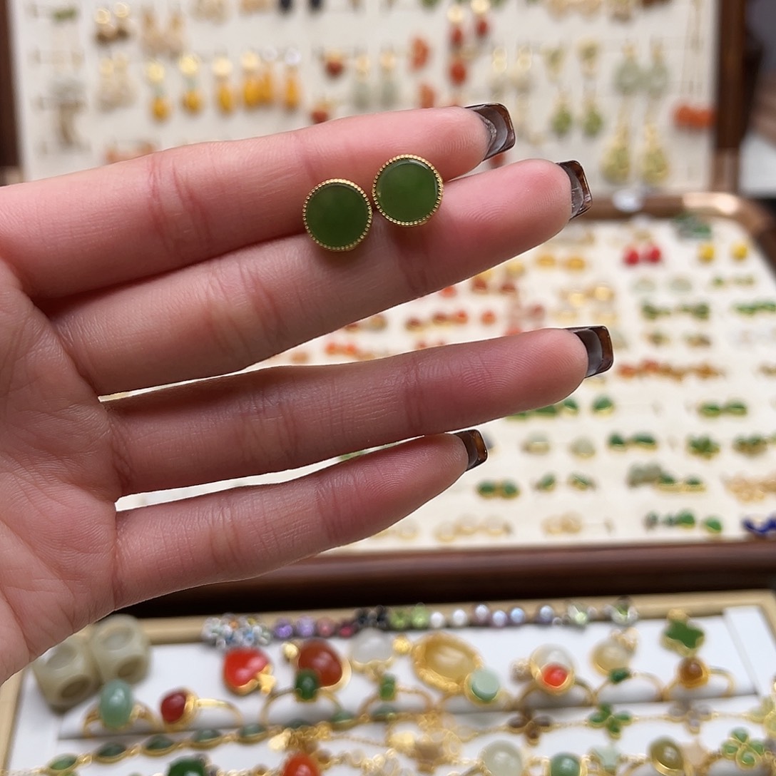 银S925镀金镶嵌和田玉耳钉