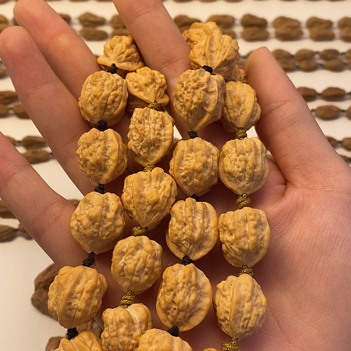 文玩核桃吊坠蛤蟆头