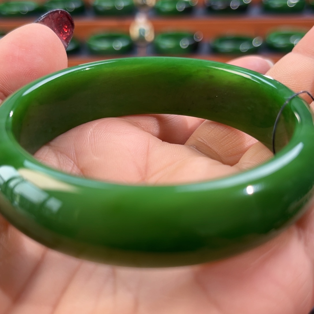 未镶嵌手镯和田玉（碧玉）