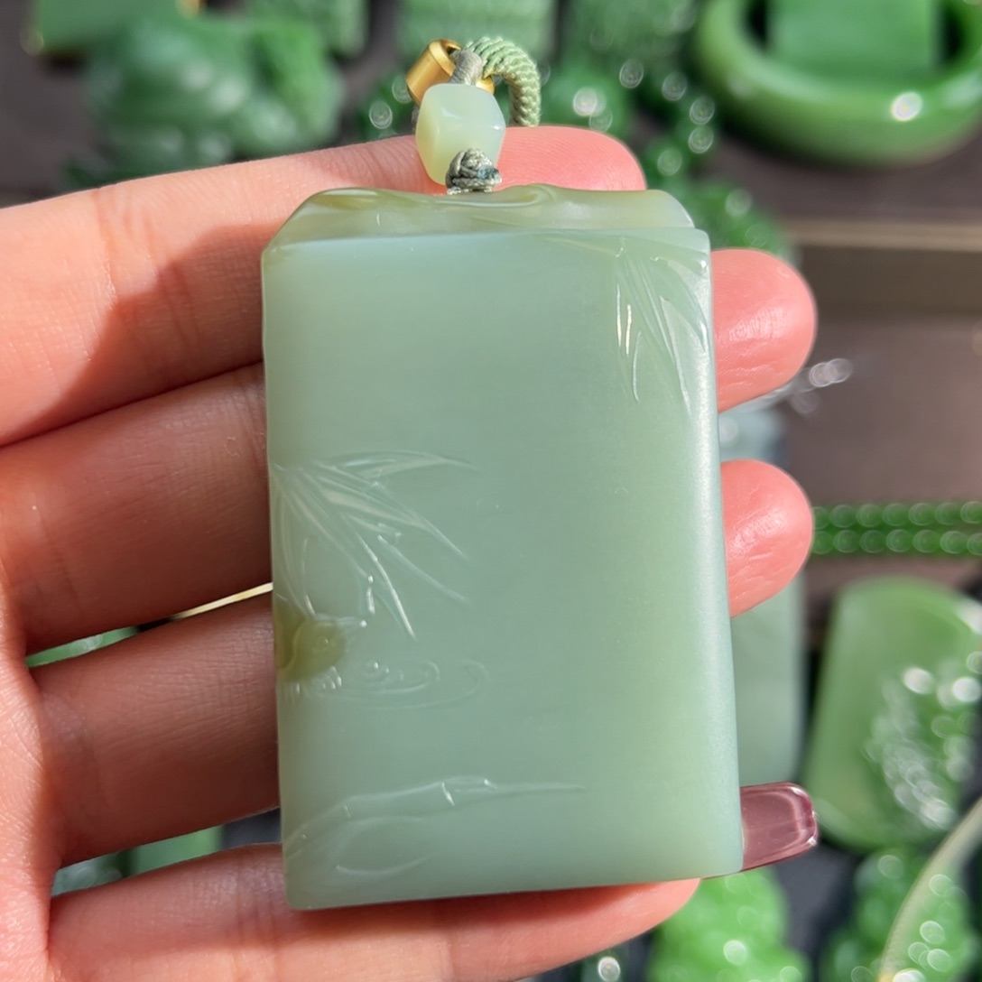 和田玉颈饰未镶嵌粉青竹节定制